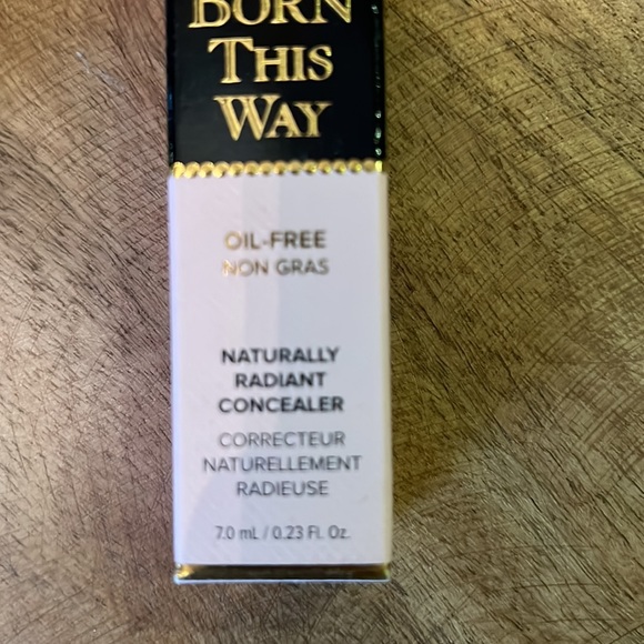 TOO FACED set of two foundation and concealer - Picture 5 of 8